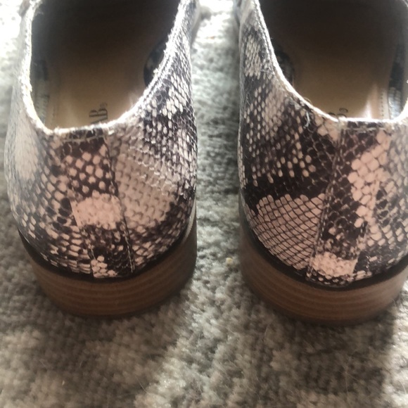 Snake Print Loafers - Picture 4 of 4